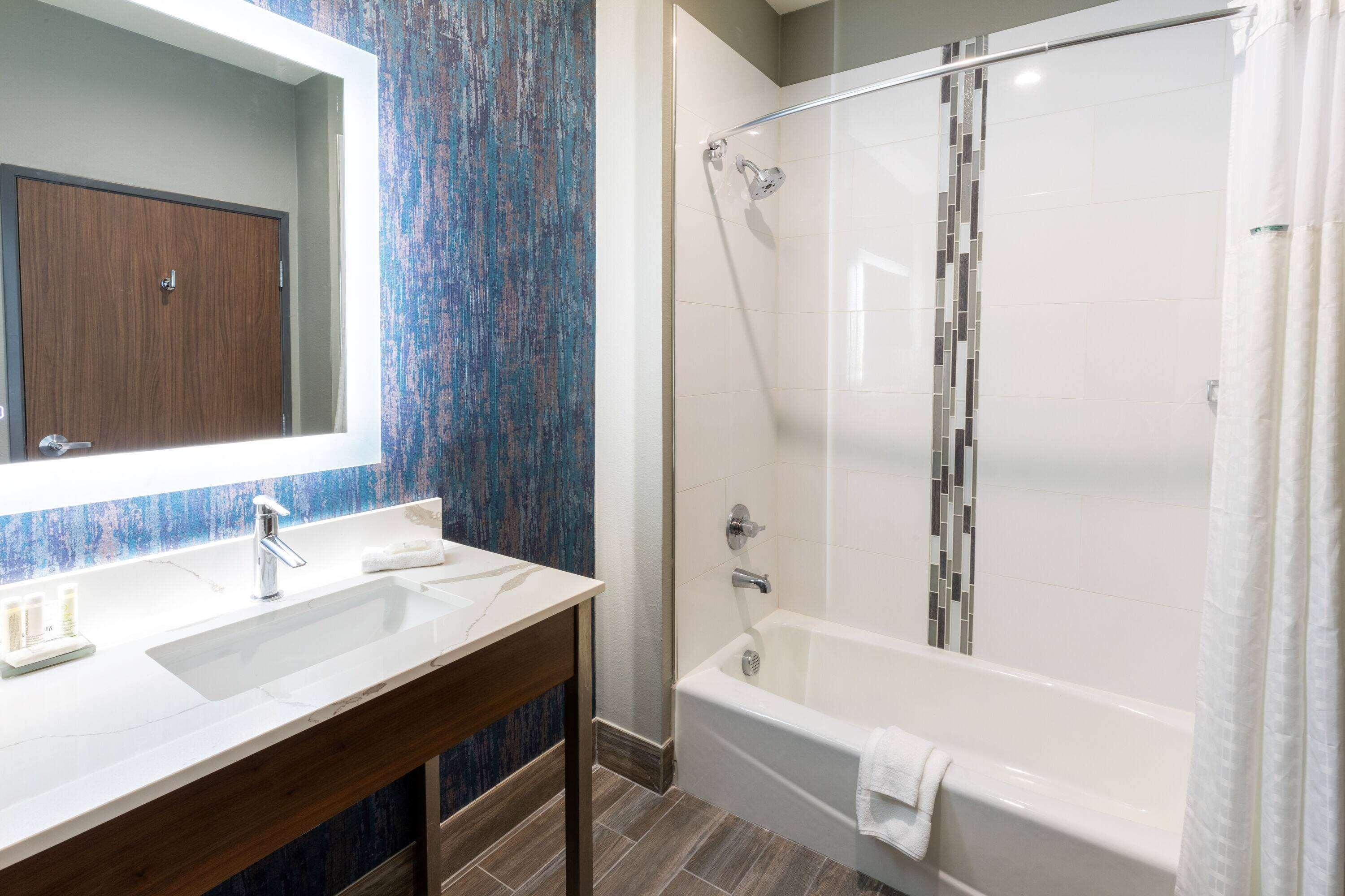 La Quinta Inn & Suites By Wyndham Dallas - Frisco Stadium Экстерьер фото