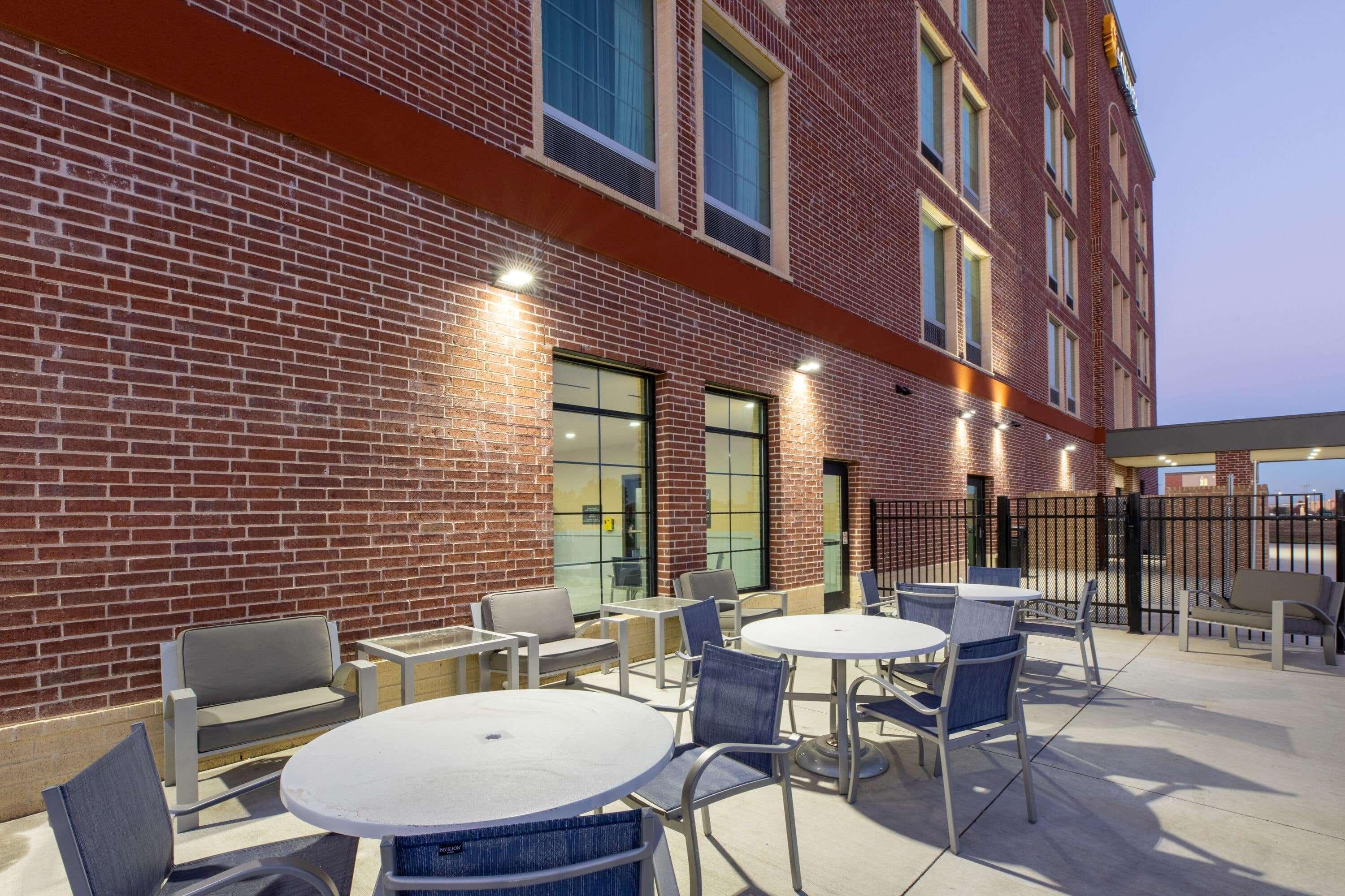 La Quinta Inn & Suites By Wyndham Dallas - Frisco Stadium Экстерьер фото