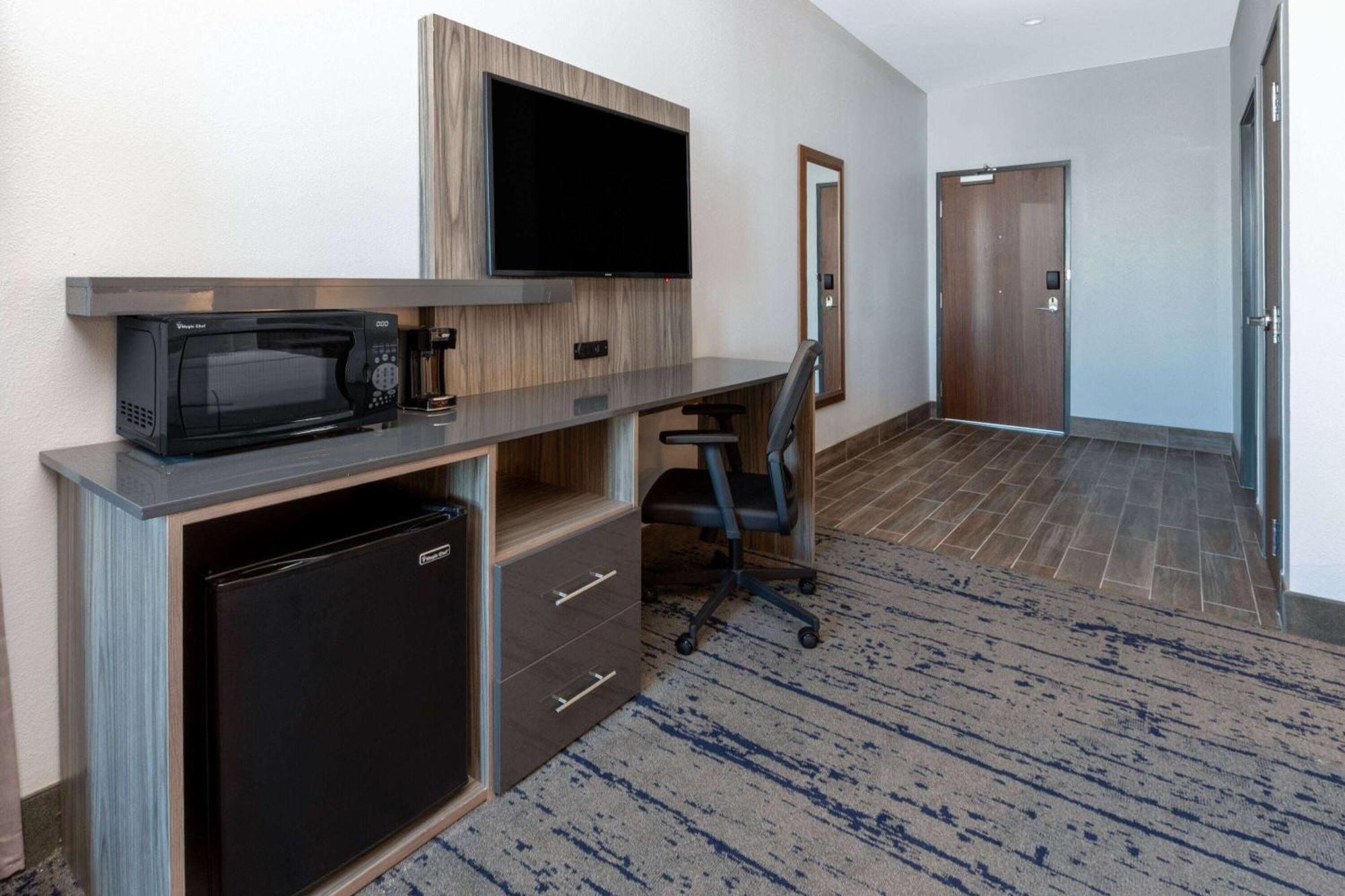 La Quinta Inn & Suites By Wyndham Dallas - Frisco Stadium Экстерьер фото